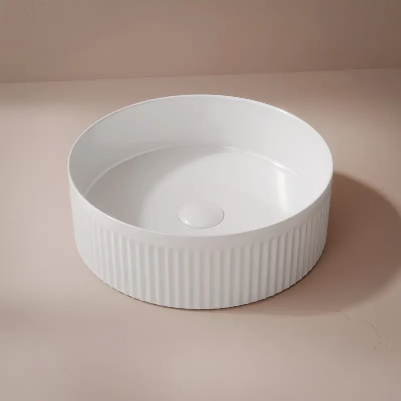 vasque-a-poser-cannelee-trente-six-cm-blanc-brillant (1).webp