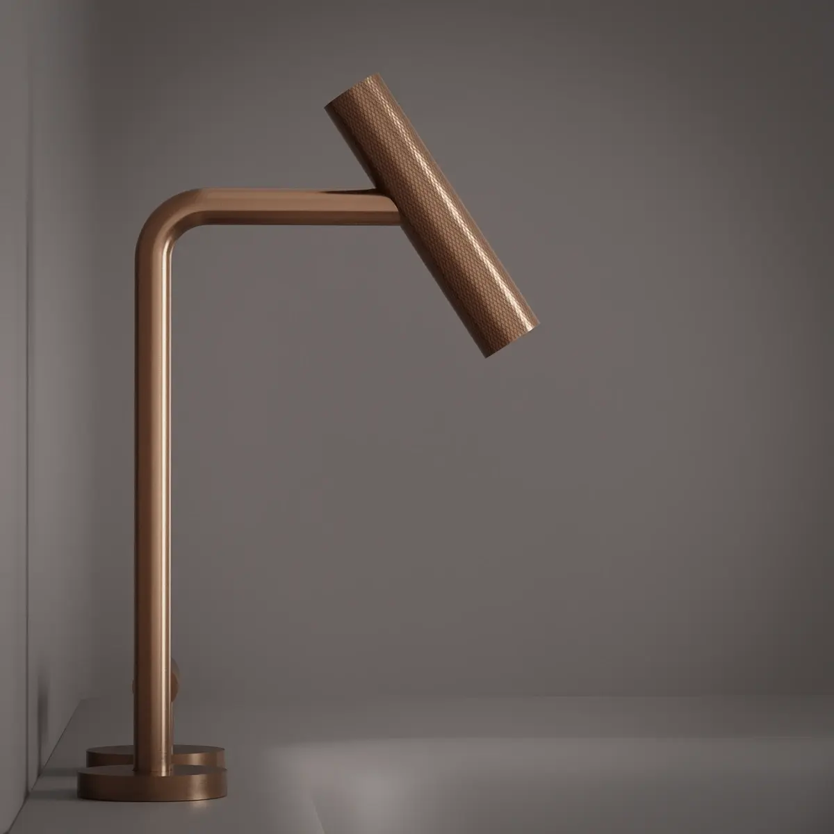 Mitigeur lavabo 2 trous doré rose brossé Honfleur en vue de profil, finition raffinée en laiton cuivré avec bec texturé moleté, lignes épurées et silhouette sculpturale pour une ambiance chaleureuse et sophistiquée